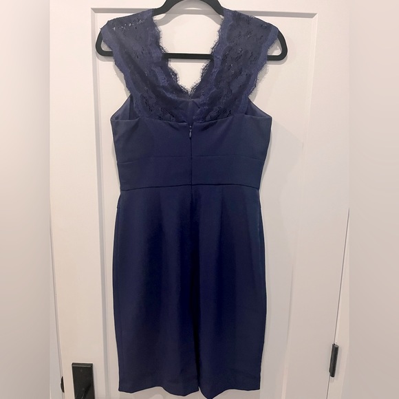Sophisticated Midnight Blue Knee Length Dress with Lace capped sleeves / Size 4 - Picture 2 of 8